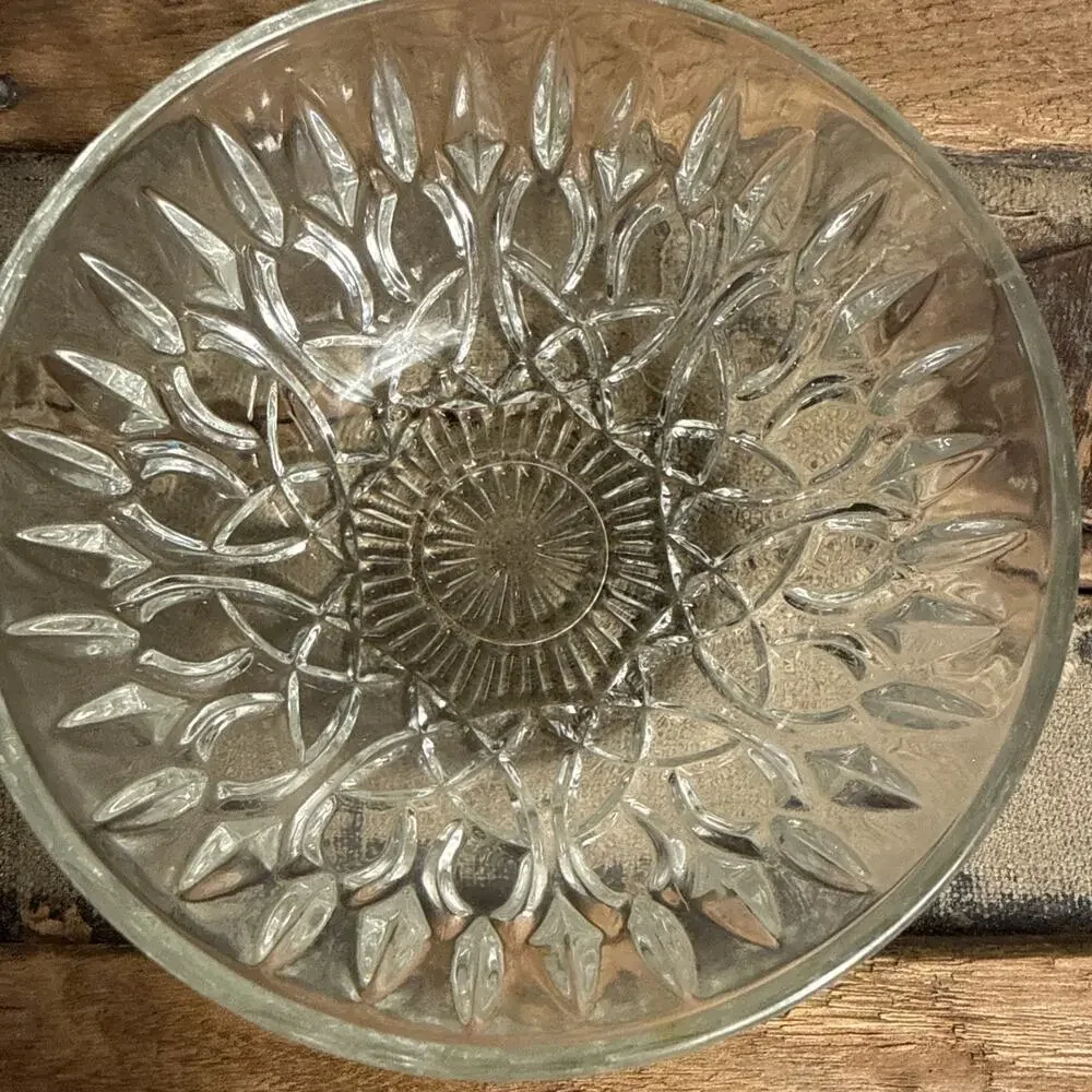 Vintage Pasari Indonesia Clear Pressed Glass Starburst Serving Bowl 4.25”